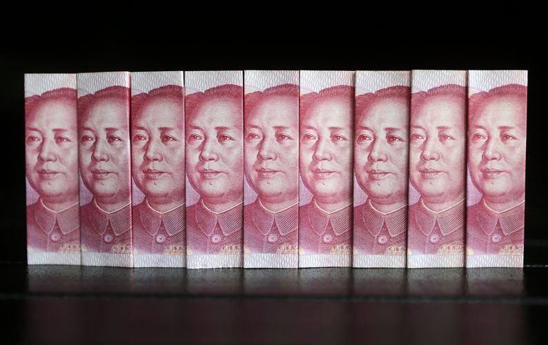 Chinese 100 yuan banknotes 