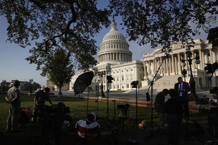 US Capitol and TV news crews - IFRe
