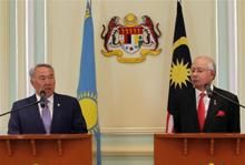 Visiting Kazakhstan President Nursultan Nazarbayev speaks during a joint news conference with Malays
